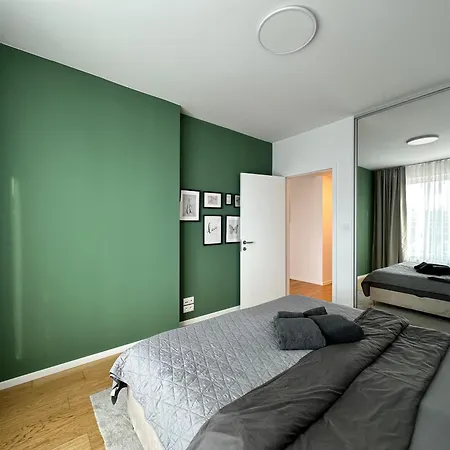 Appartement Vyhlad Na Mesto, 24. Poschodie, Free Parking *