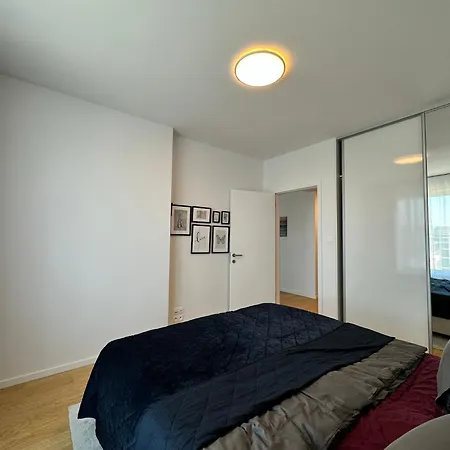 Apartament Vyhlad Na Mesto, 24. Poschodie, Free Parking *